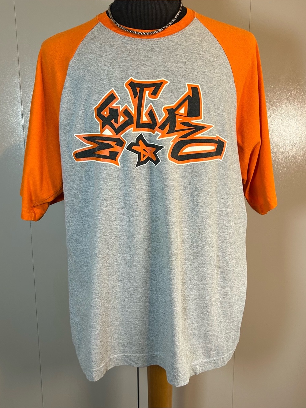 Y2K No Boundaries Mens Size XL “Metro” Grunge Skater Style T-shirt